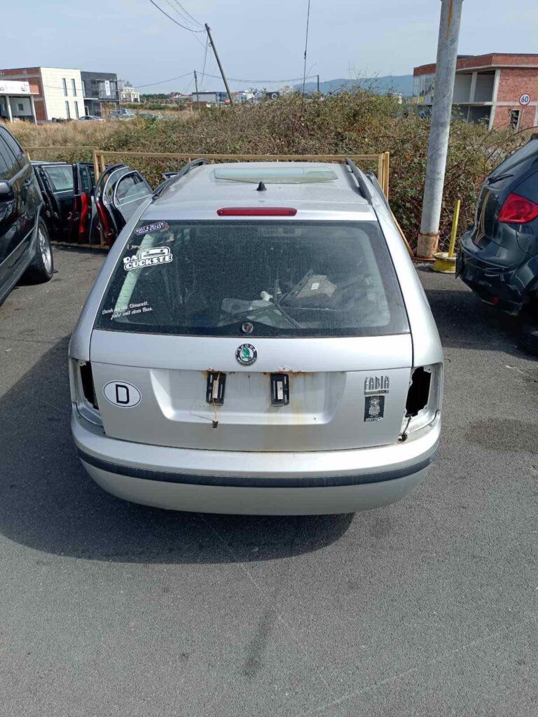 Konfiskohen 30 automjete të pa-zhdoganura