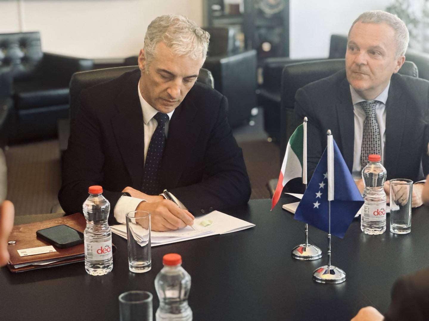 Drejtori i përgjithshëm pret në takim ambasadorin Italian në Kosovë  