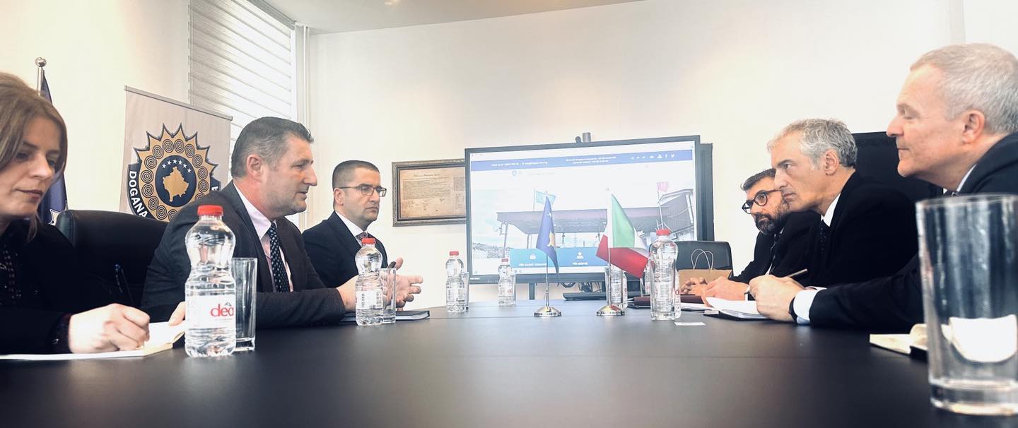 Drejtori i përgjithshëm pret në takim ambasadorin Italian në Kosovë  