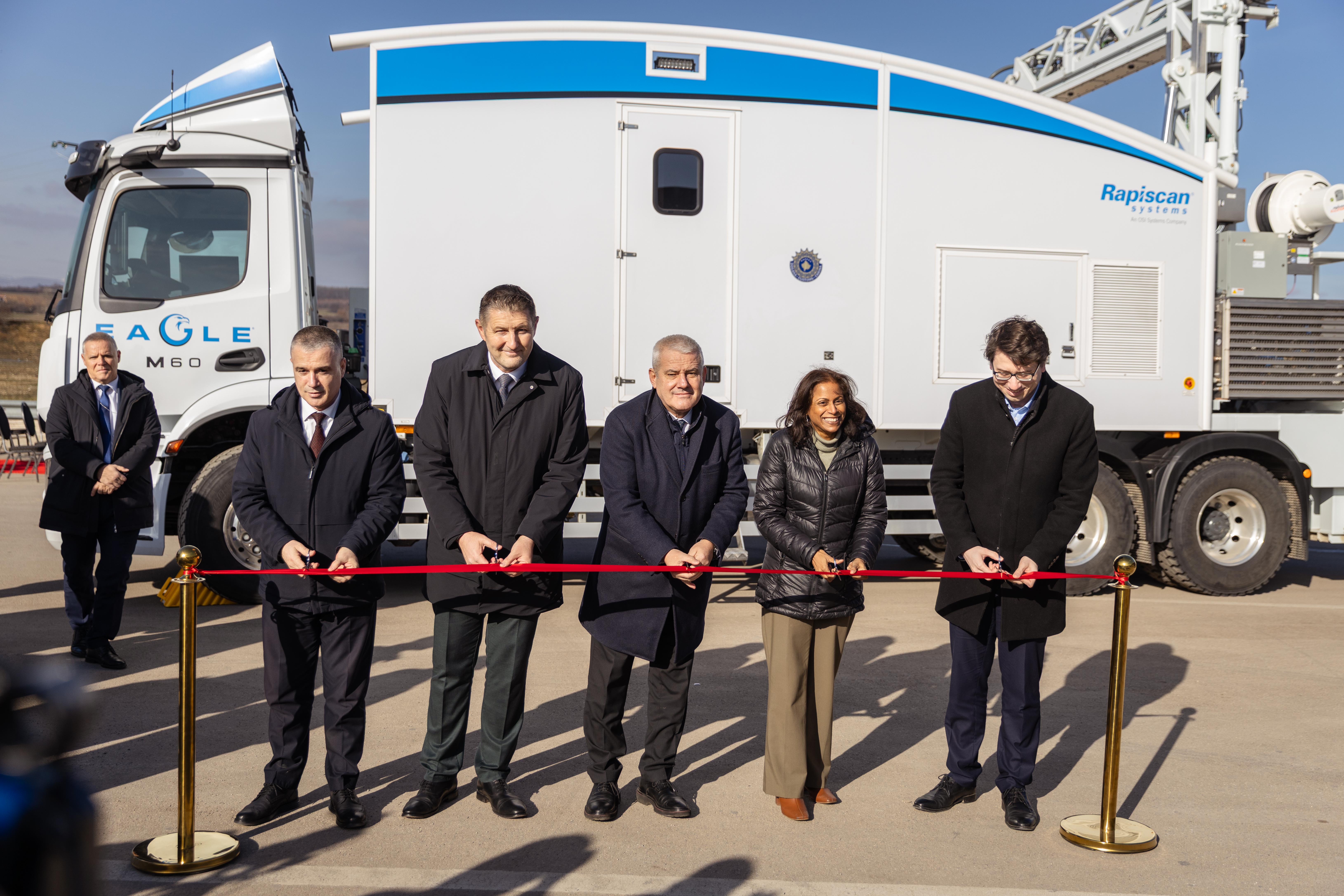 Dogana e Kosovës inauguron skanerin e dhuruar nga Qeveria e SHBA-së