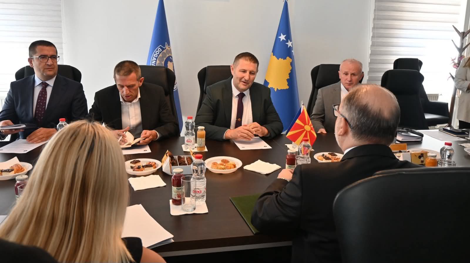 Kosova dhe Maqedonia e Veriut thellojnë bashkëpunimin doganor për lehtësimin e qarkullimit dhe forcimin e kontrolleve kufitare