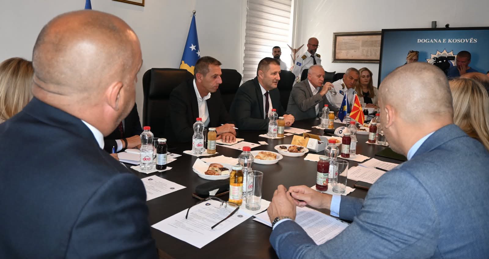 Kosova dhe Maqedonia e Veriut thellojnë bashkëpunimin doganor për lehtësimin e qarkullimit dhe forcimin e kontrolleve kufitare