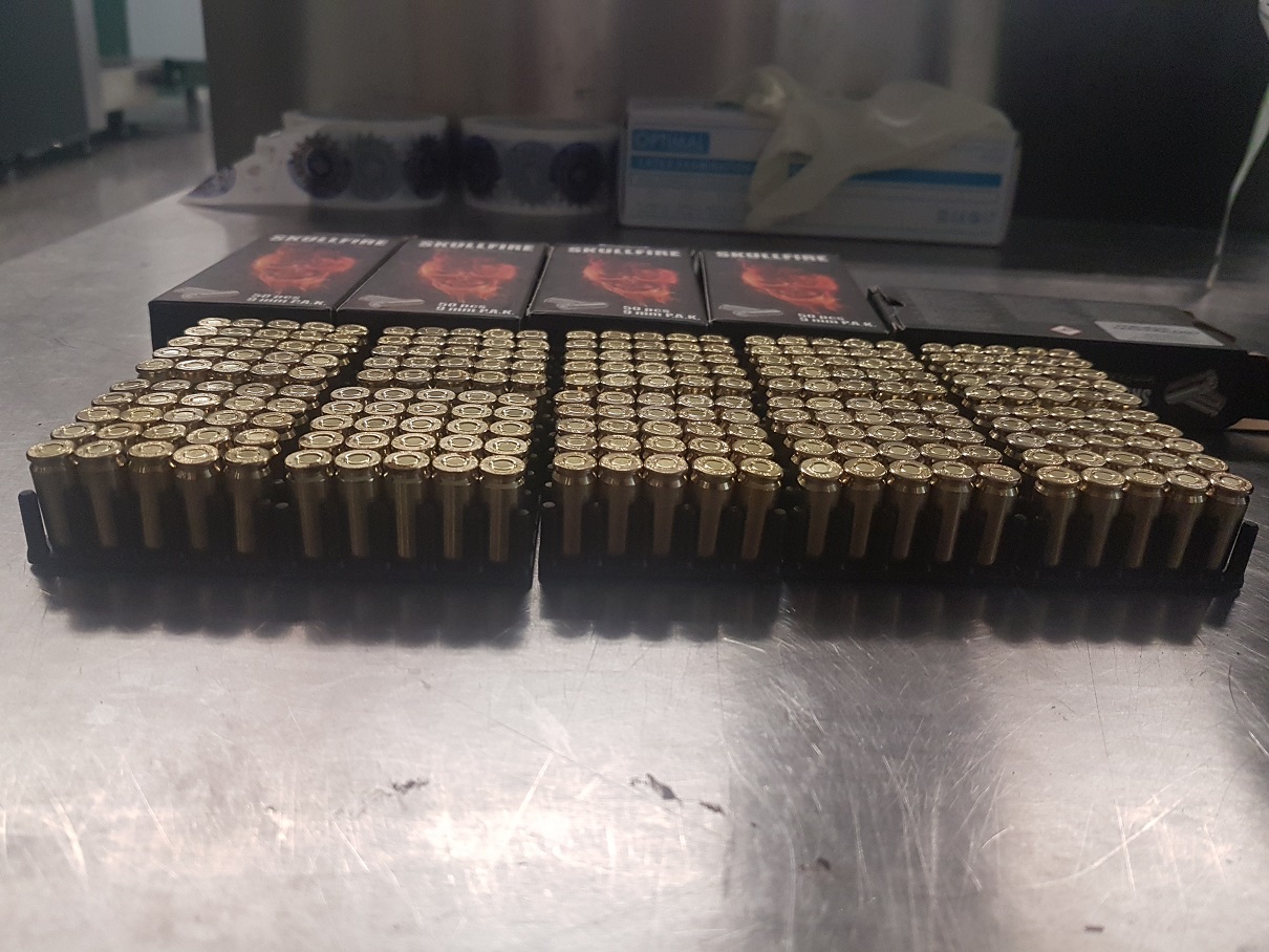 Dogana ndalon sasi të plumbave të kalibrit 9mm