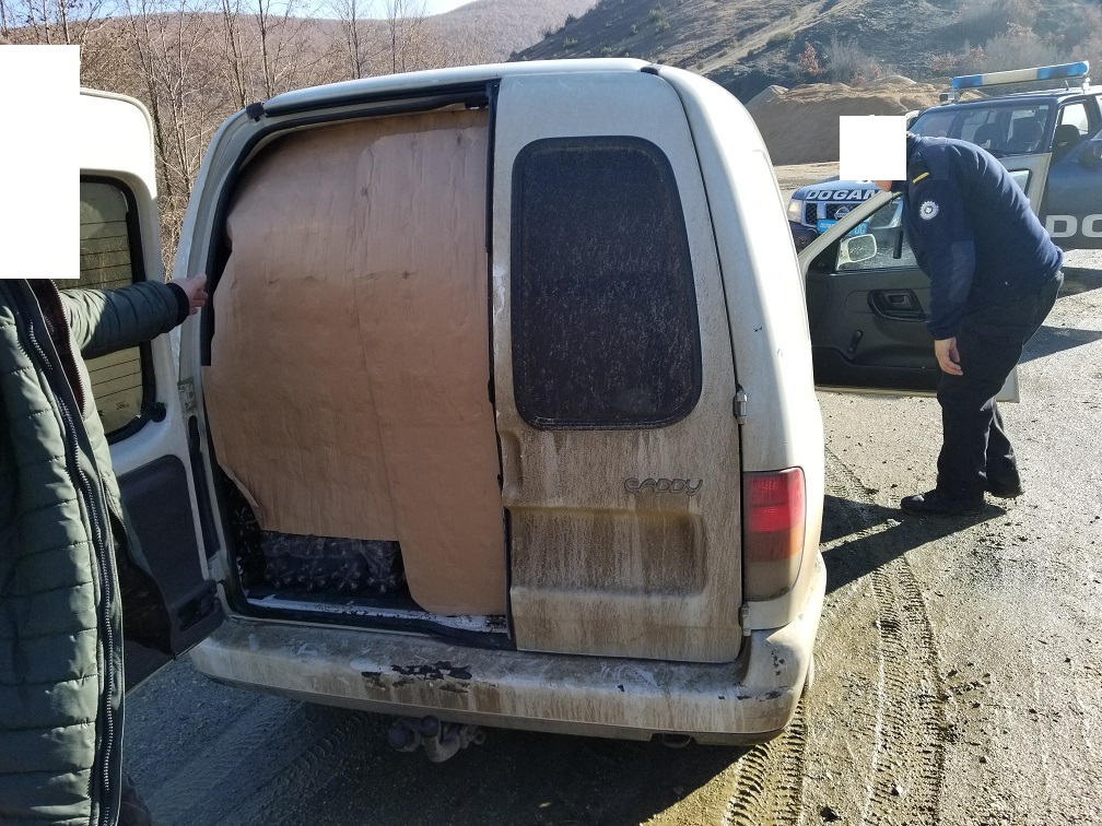 Kapet një furgon me pije jo-alkoolike gjatë tentim kontrabandës