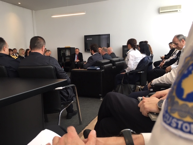 Ministri Hamza viziton Doganën e Kosovës