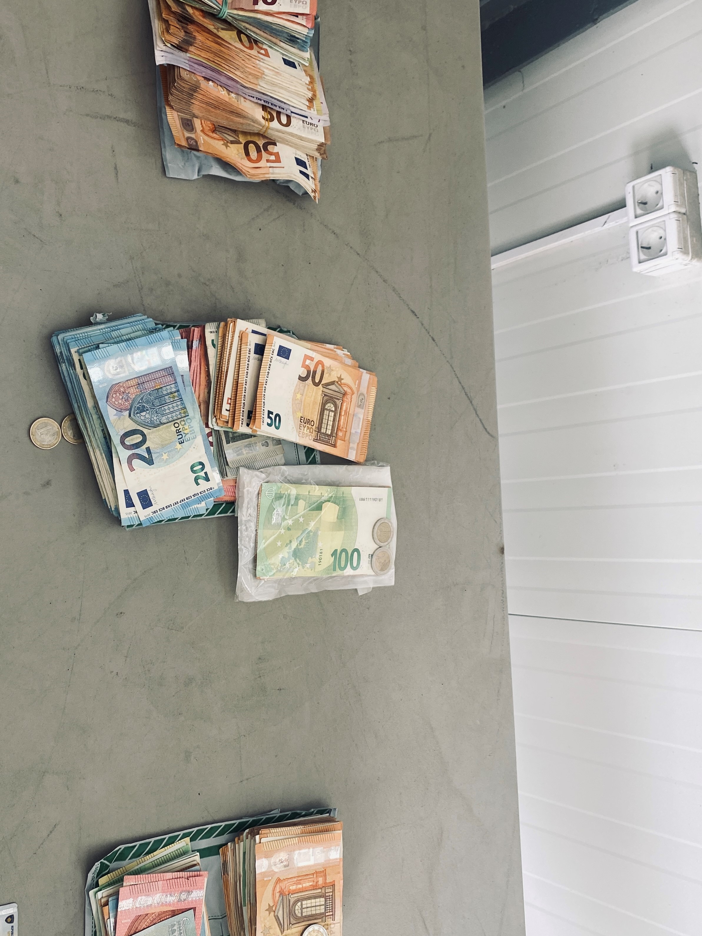 Dogana kap rreth 30.000 mijë euro gjatë tentimit për tu futur në Kosovës