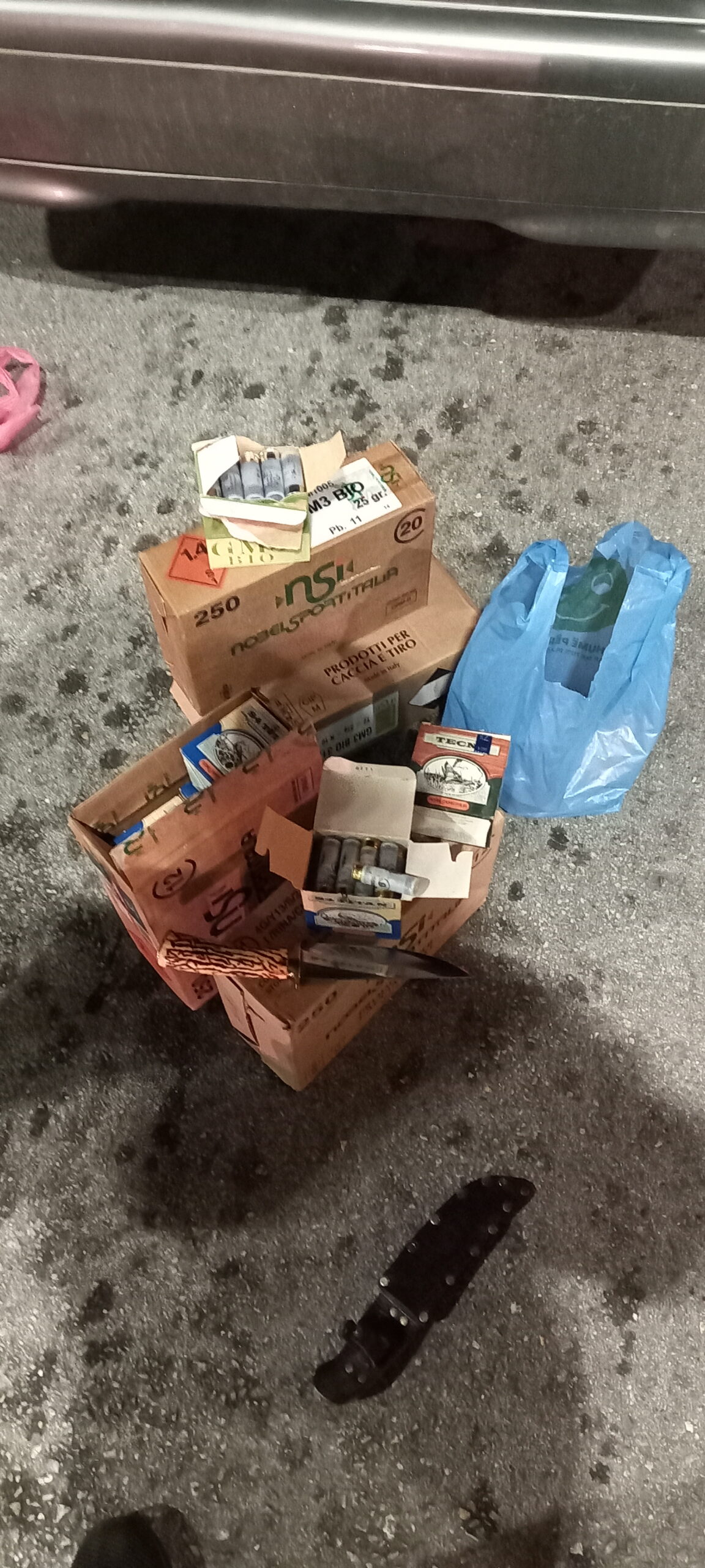 Kapen mbi 1000 copë fishek të gjuetisë