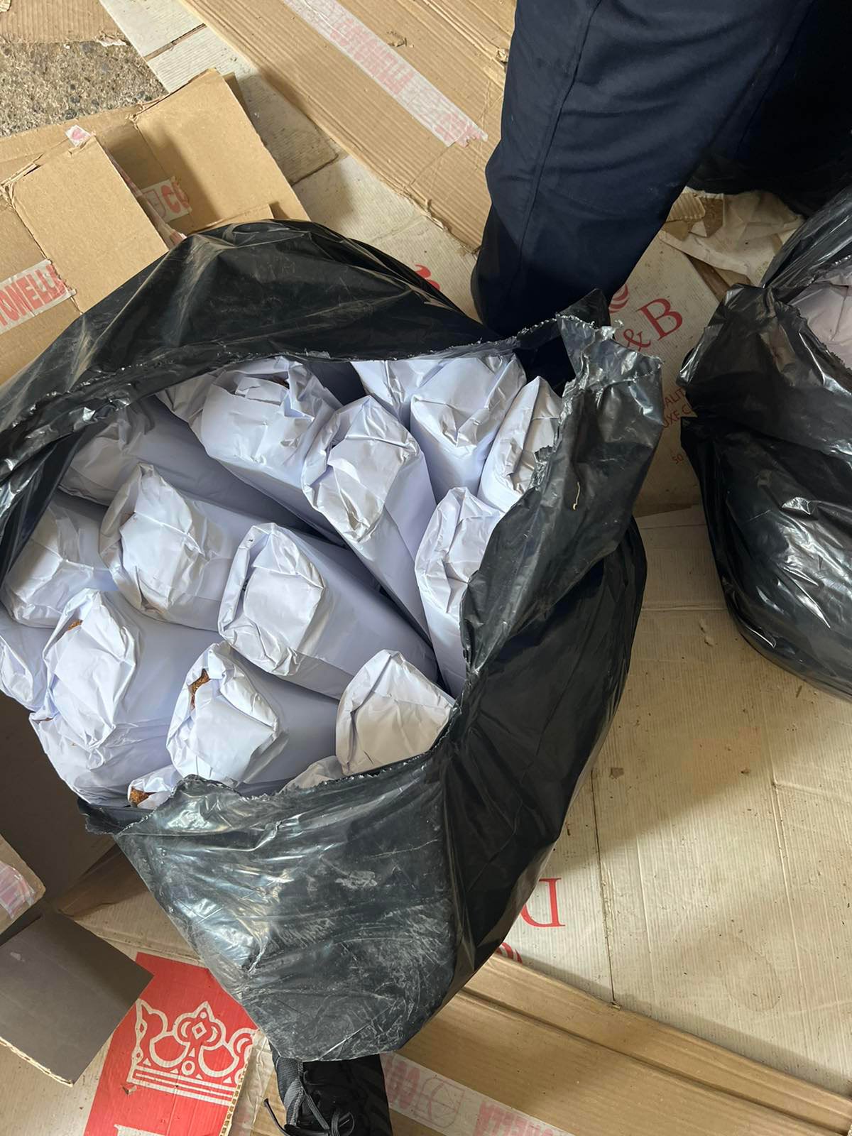 Dogana e Kosovës kap mbi 1 ton duhan të kontrabanduar dhe parandalon evazionin fiskal mbi 50.000 mijë euro