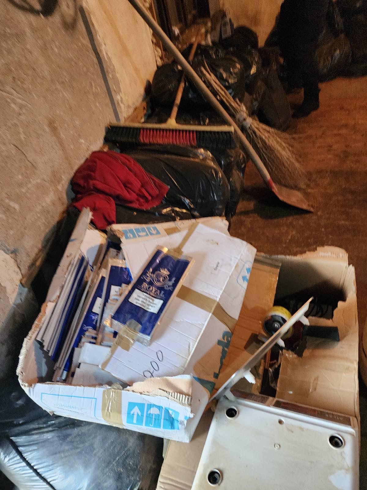 Zbulohet një punëtori për prodhimin e duhanit